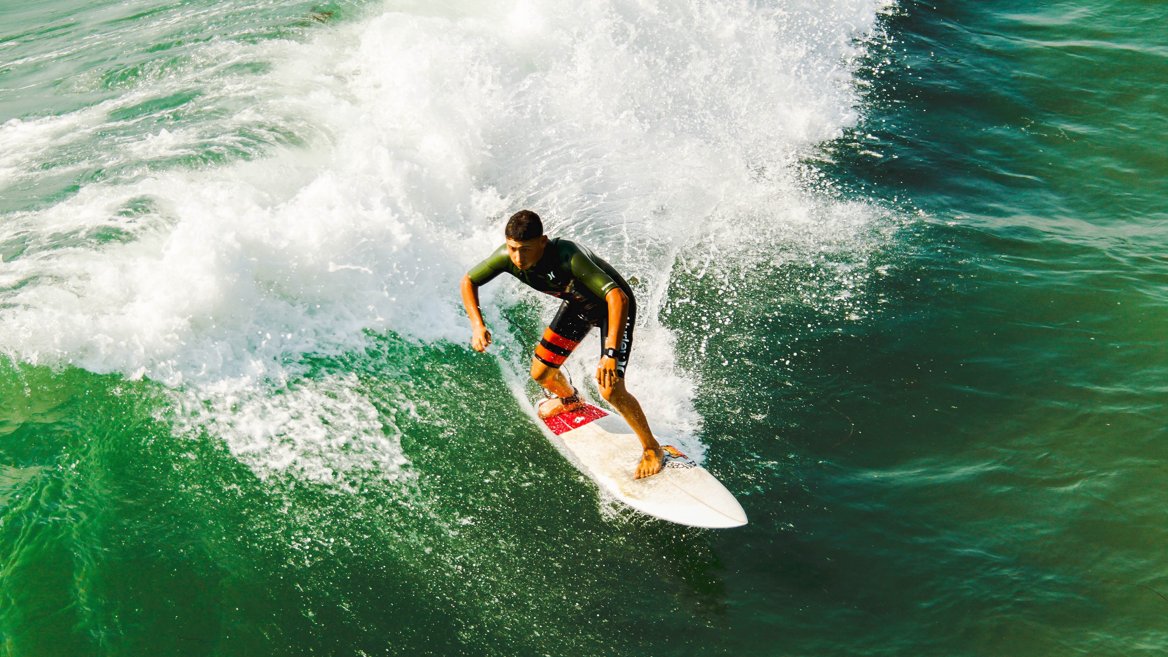“英超决战在即，悬念依旧未揭晓”，英超联赛决赛时间